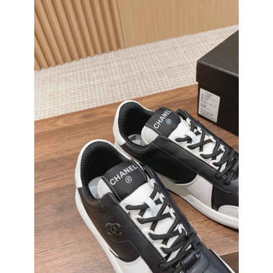 Skateboard shoes