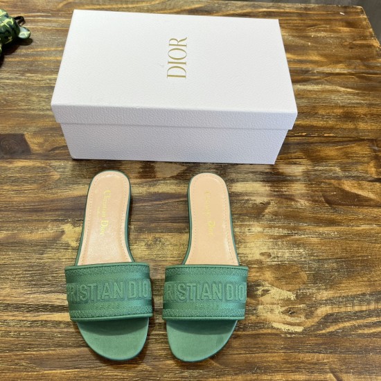 slippers slippers
