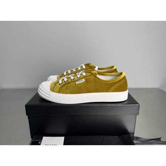 casual shoes