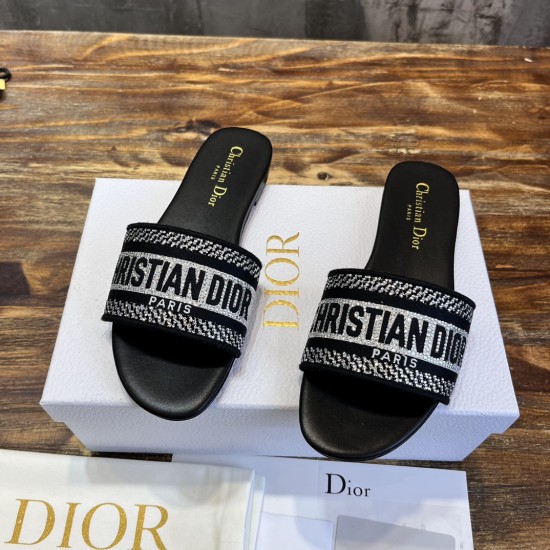 slippers slippers