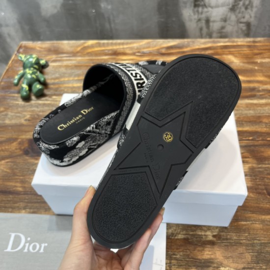 slippers slippers
