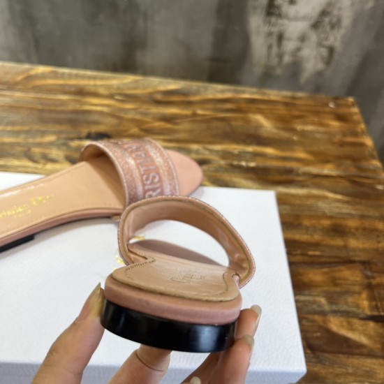slippers slippers
