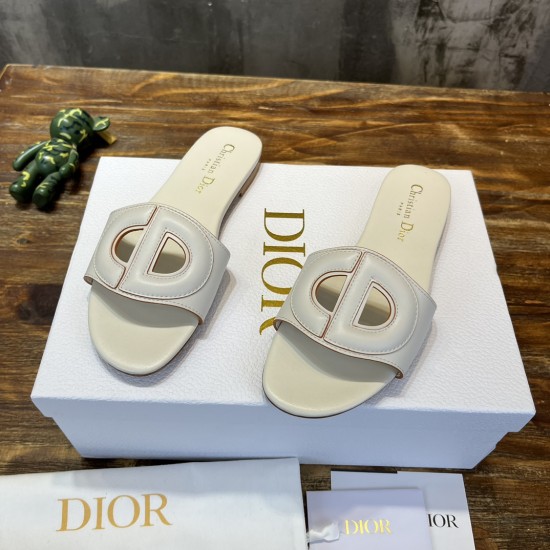 slippers slippers