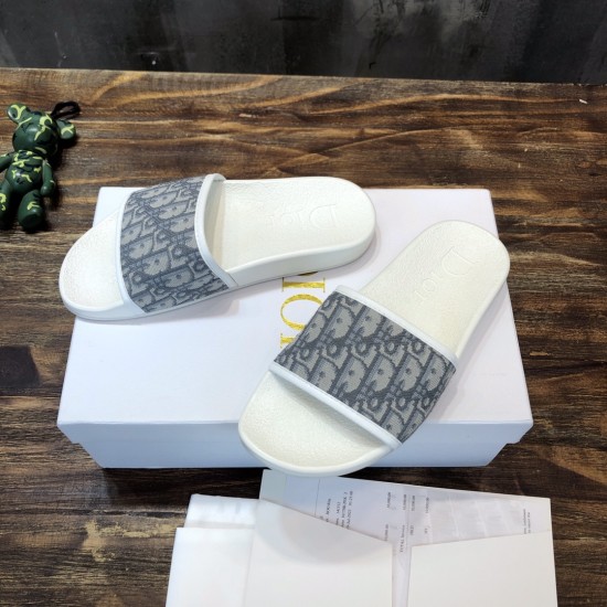 slippers slippers