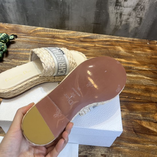 slippers slippers