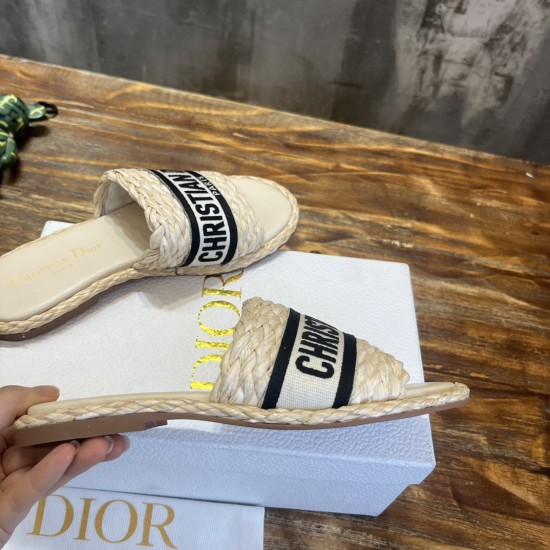 slippers slippers
