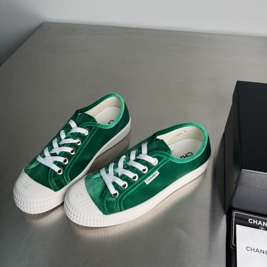 casual shoes