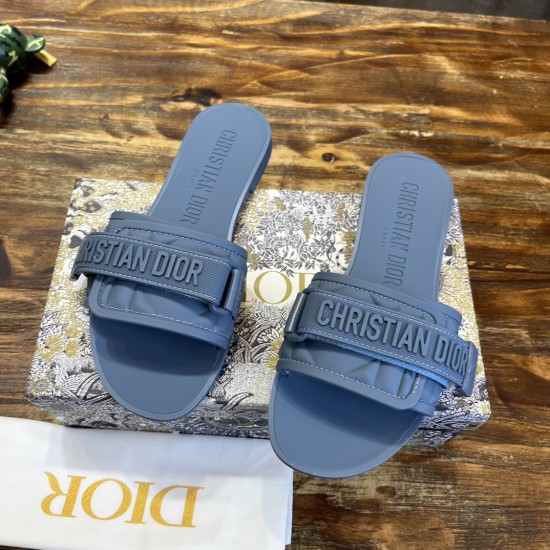slippers slippers