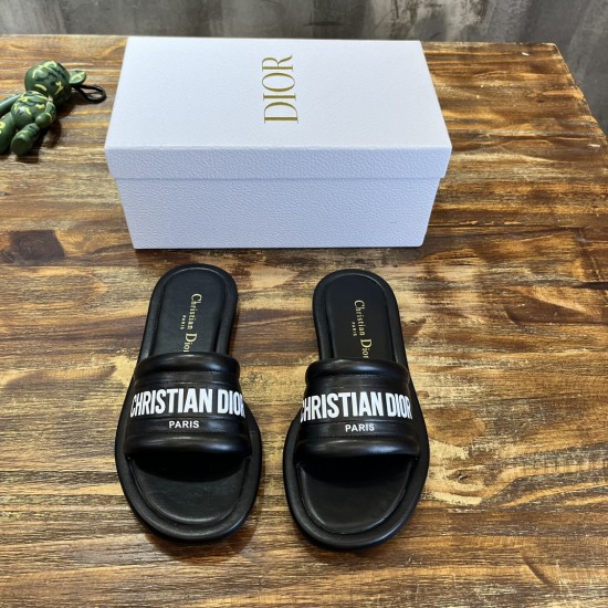 slippers slippers
