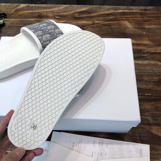 slippers slippers
