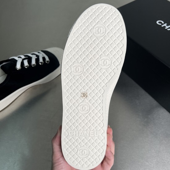 casual shoes
