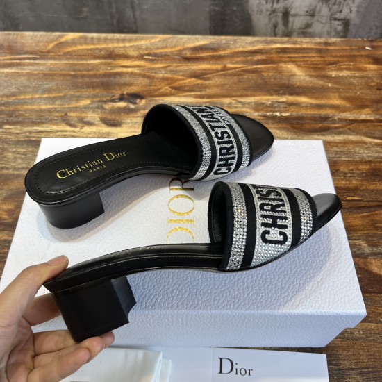 slippers slippers