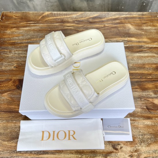 slippers slippers
