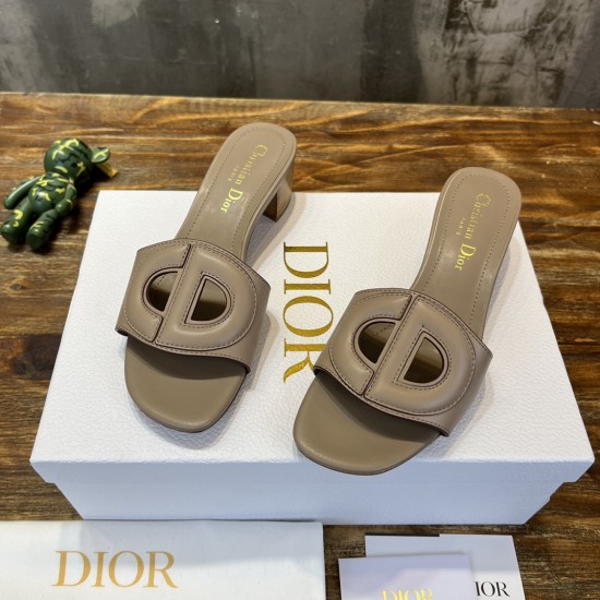 slippers slippers