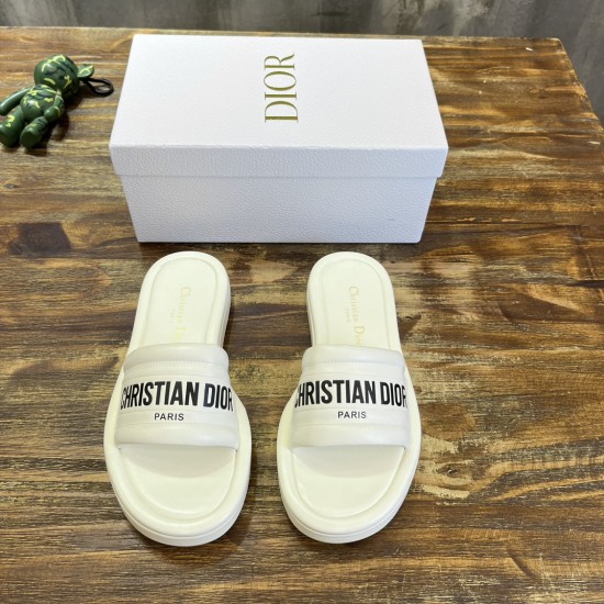 slippers slippers