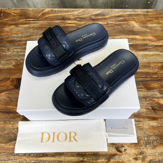 slippers slippers