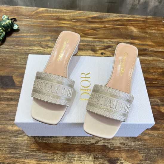 slippers slippers