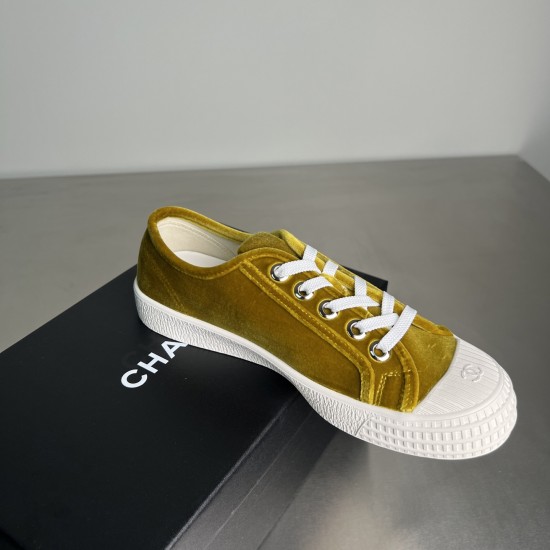 casual shoes
