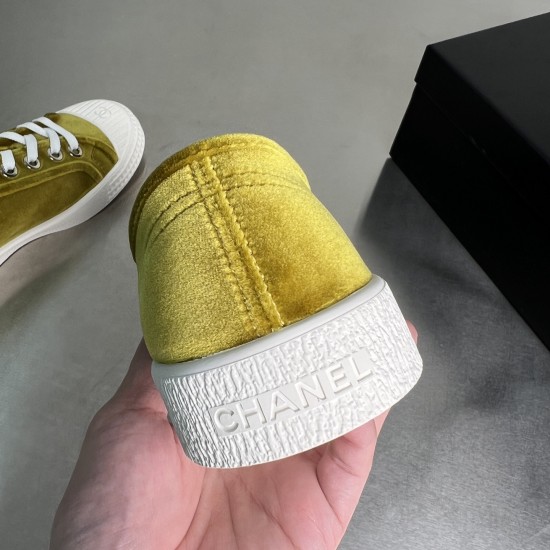 casual shoes