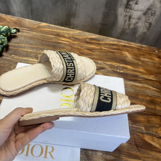 slippers slippers