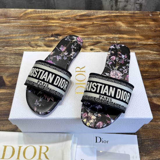 slippers slippers