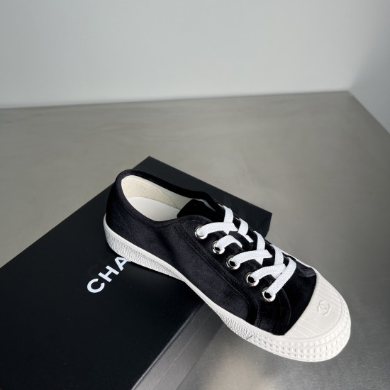 casual shoes