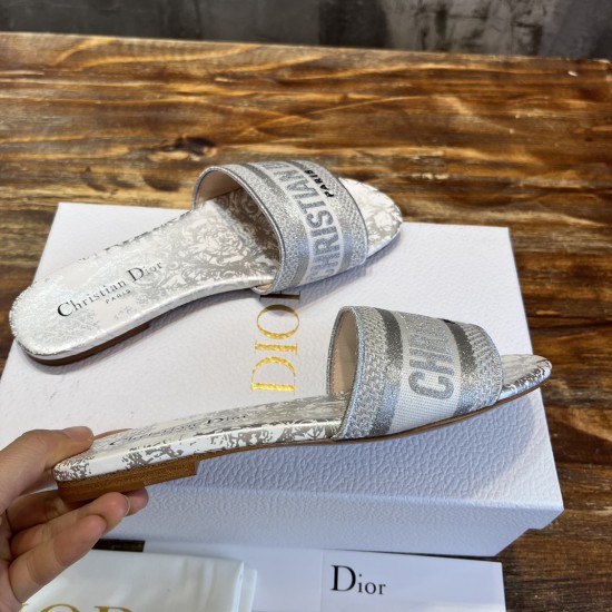 slippers slippers