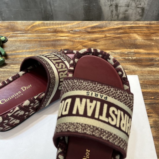 slippers slippers