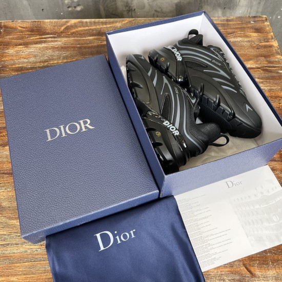 DIOR AND LEWIS HAMILTON 