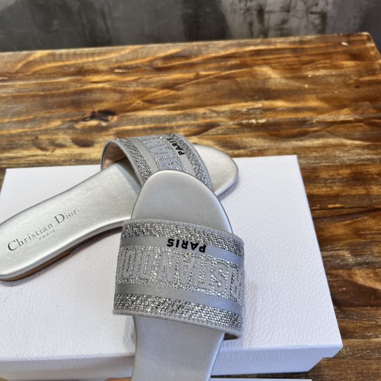slippers slippers