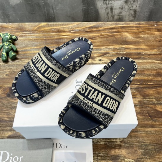 slippers slippers