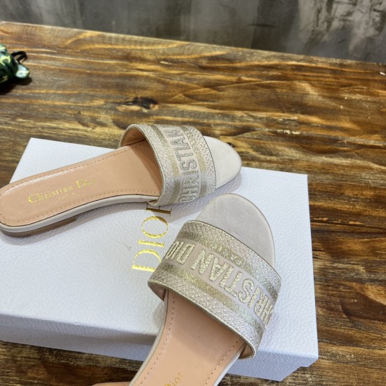slippers slippers