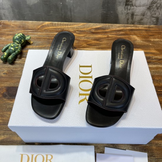 slippers slippers