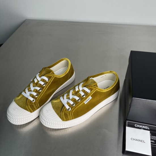 casual shoes