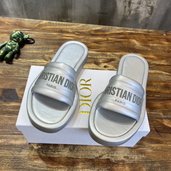 slippers slippers