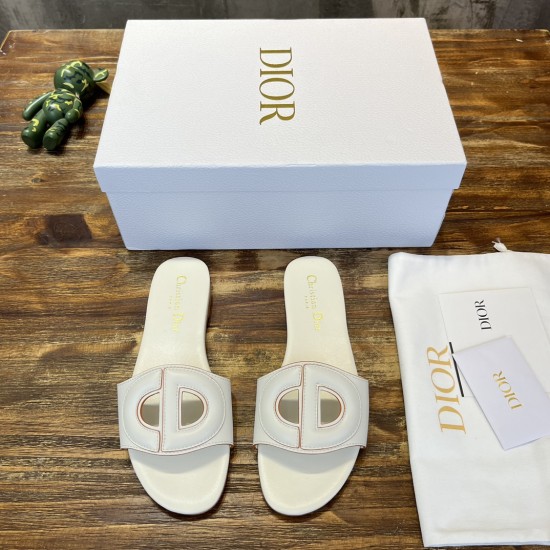 slippers slippers