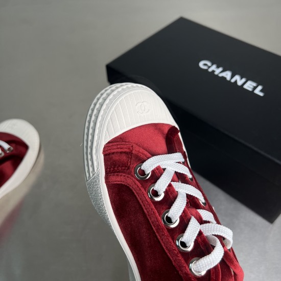 casual shoes