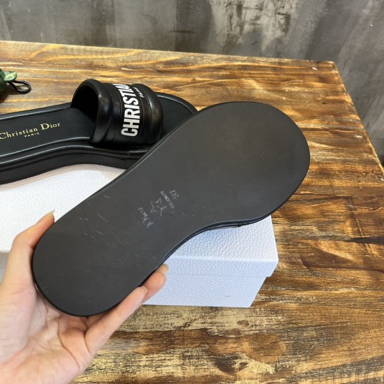slippers slippers