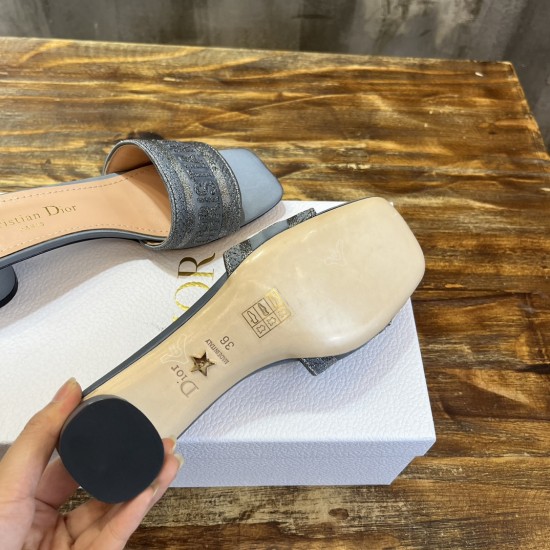 slippers slippers