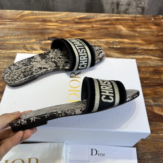 slippers slippers