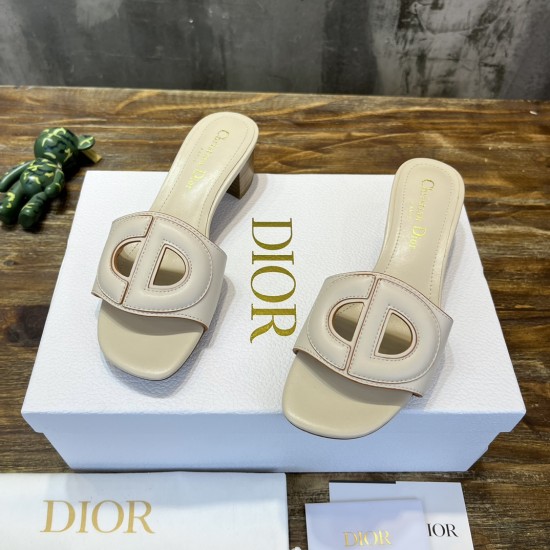 slippers slippers
