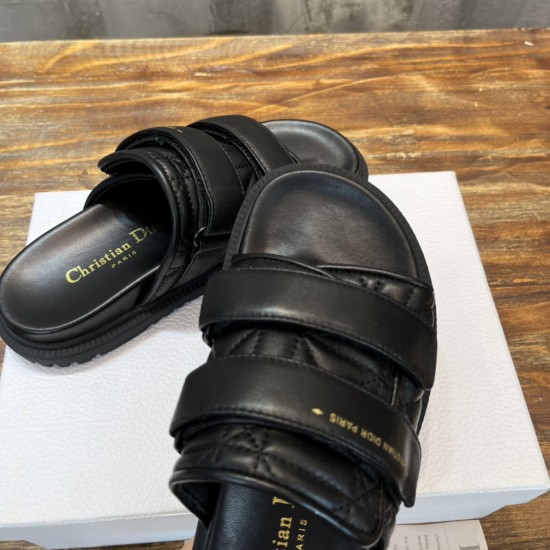 slippers slippers