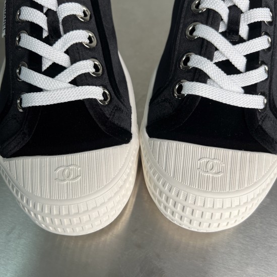 casual shoes