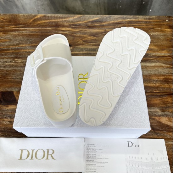 slippers slippers