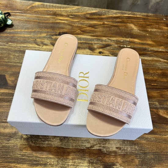slippers slippers