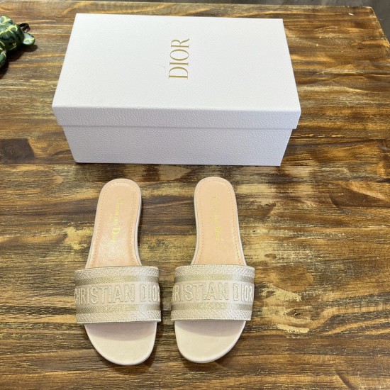 slippers slippers