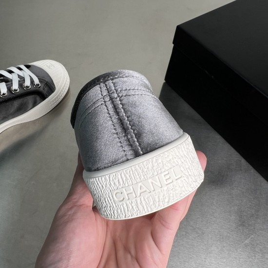 casual shoes