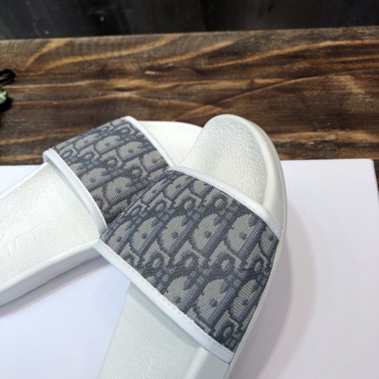 slippers slippers
