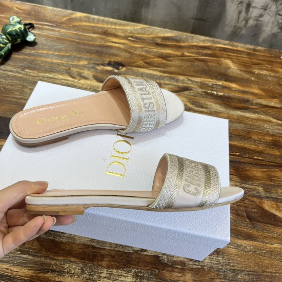 slippers slippers