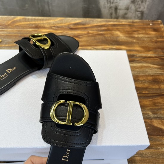 slippers slippers